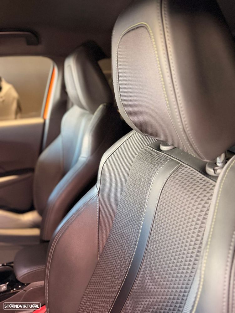 Peugeot 2008 1.2 PureTech GT Line - 25