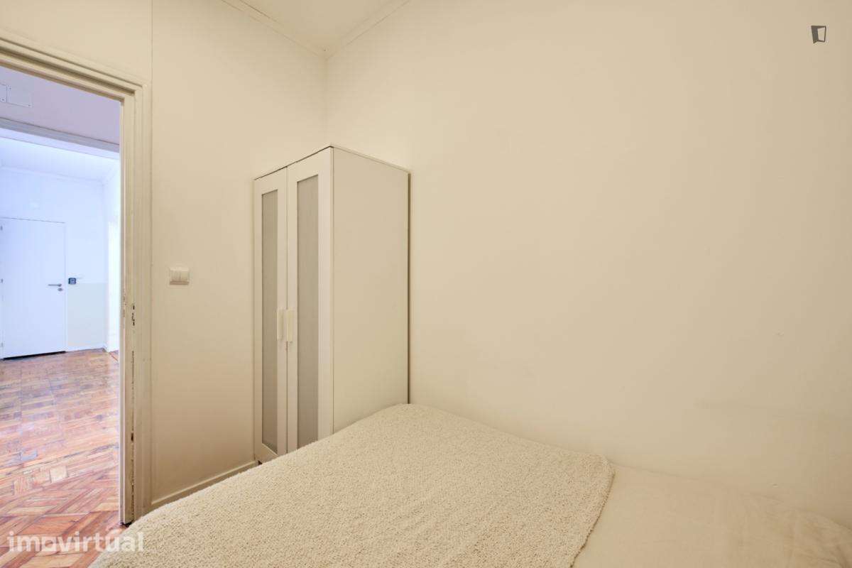 Quarto - localizado em Alameda Lisbon - Grande imagem: 5/50