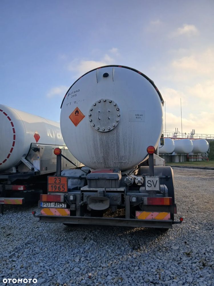 Renault Premium 370.26 6X2D - 5