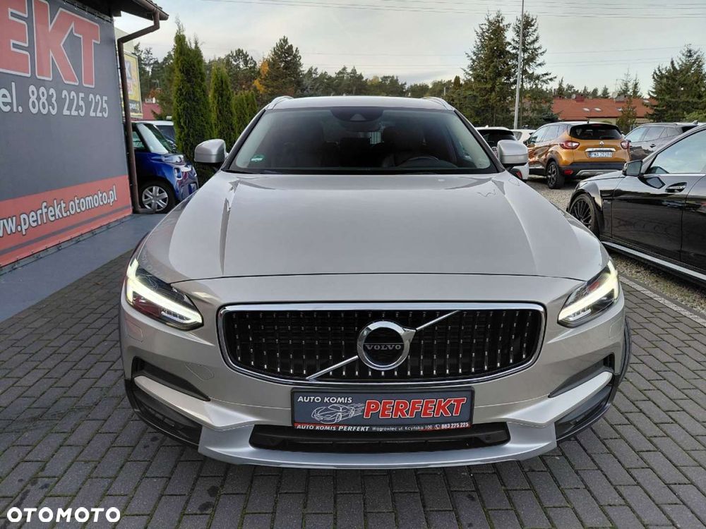 Volvo V90 Cross Country - 3