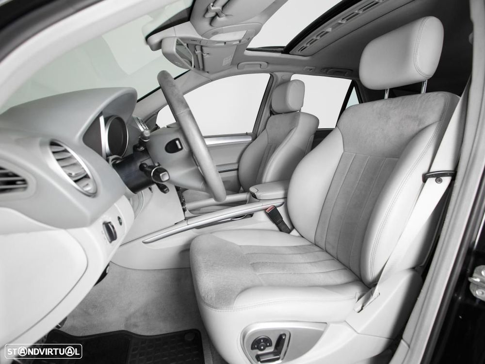 Mercedes-Benz ML 320 - 7