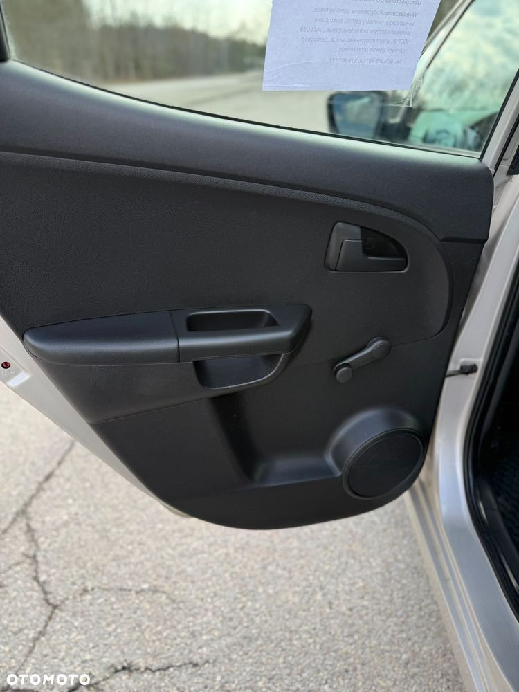 Kia Venga 1.6 L - 8