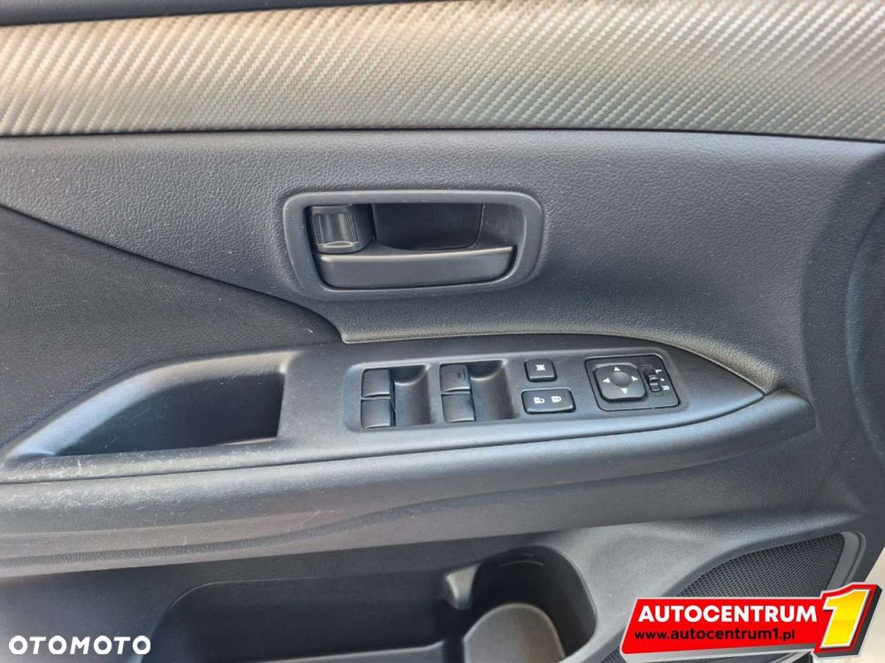 Mitsubishi Outlander - 22