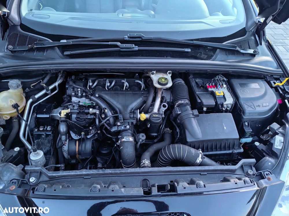 Peugeot 308 - 8
