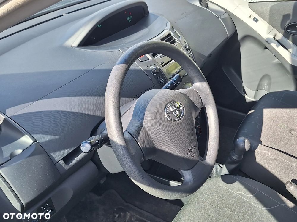 Toyota Yaris 1.0 VVT-i Life - 29