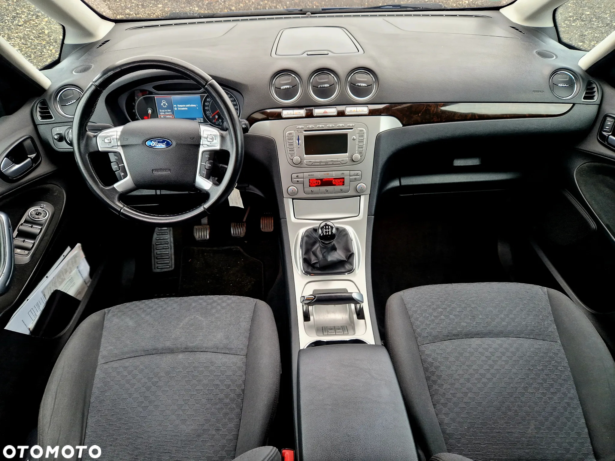 Ford Galaxy 2.0 Ghia - 21