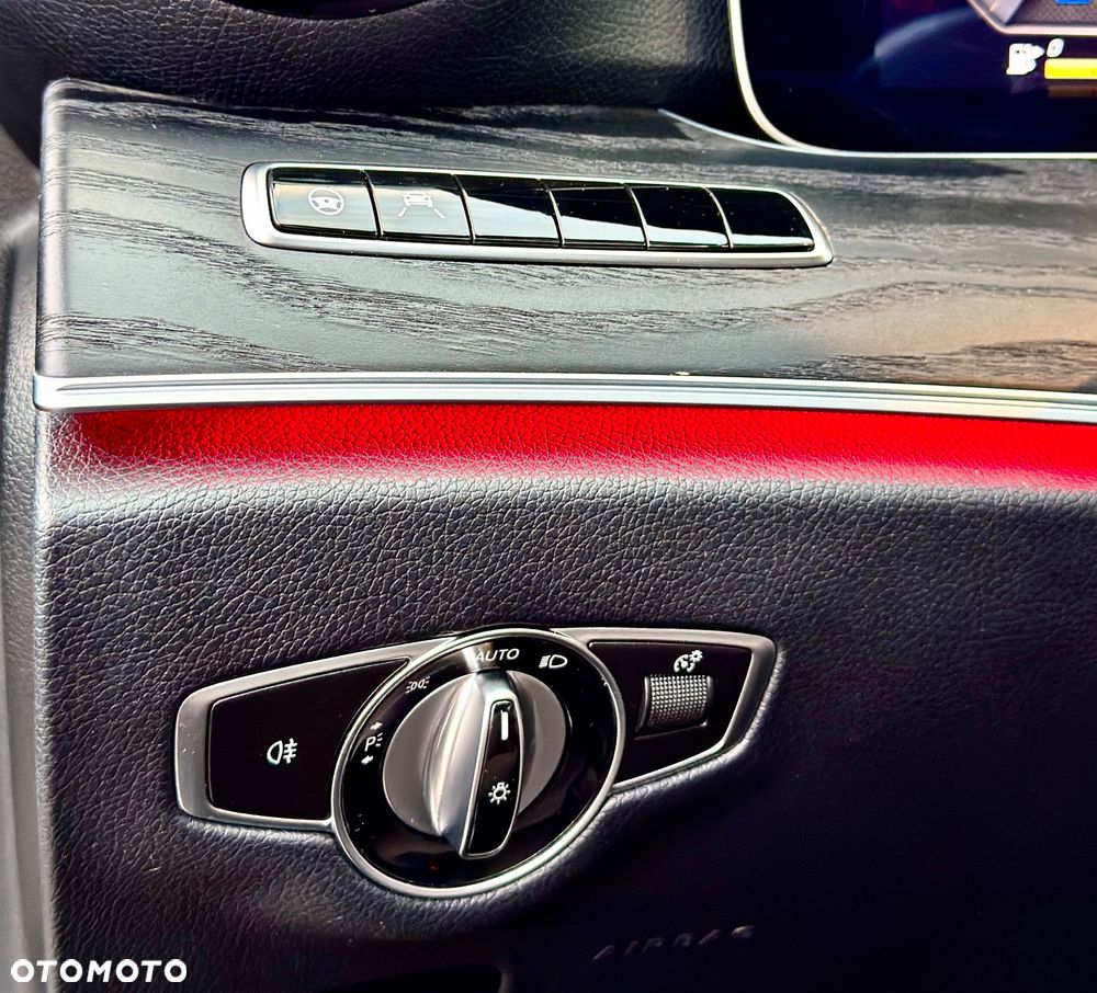 Mercedes-Benz Klasa E 300 d 9G-TRONIC AMG Line - 25