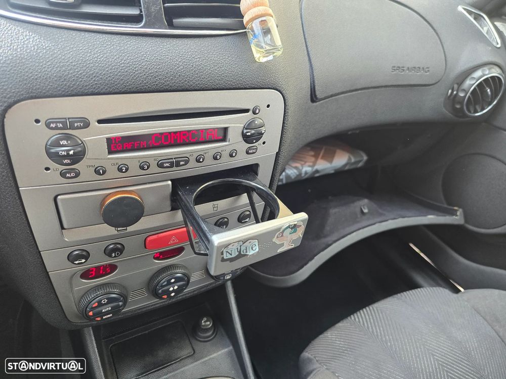 Alfa Romeo 147 1.9 JTD Plus - 7