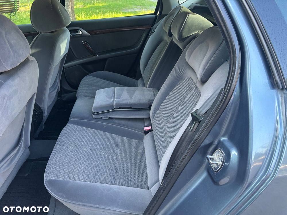 Peugeot 407 - 8