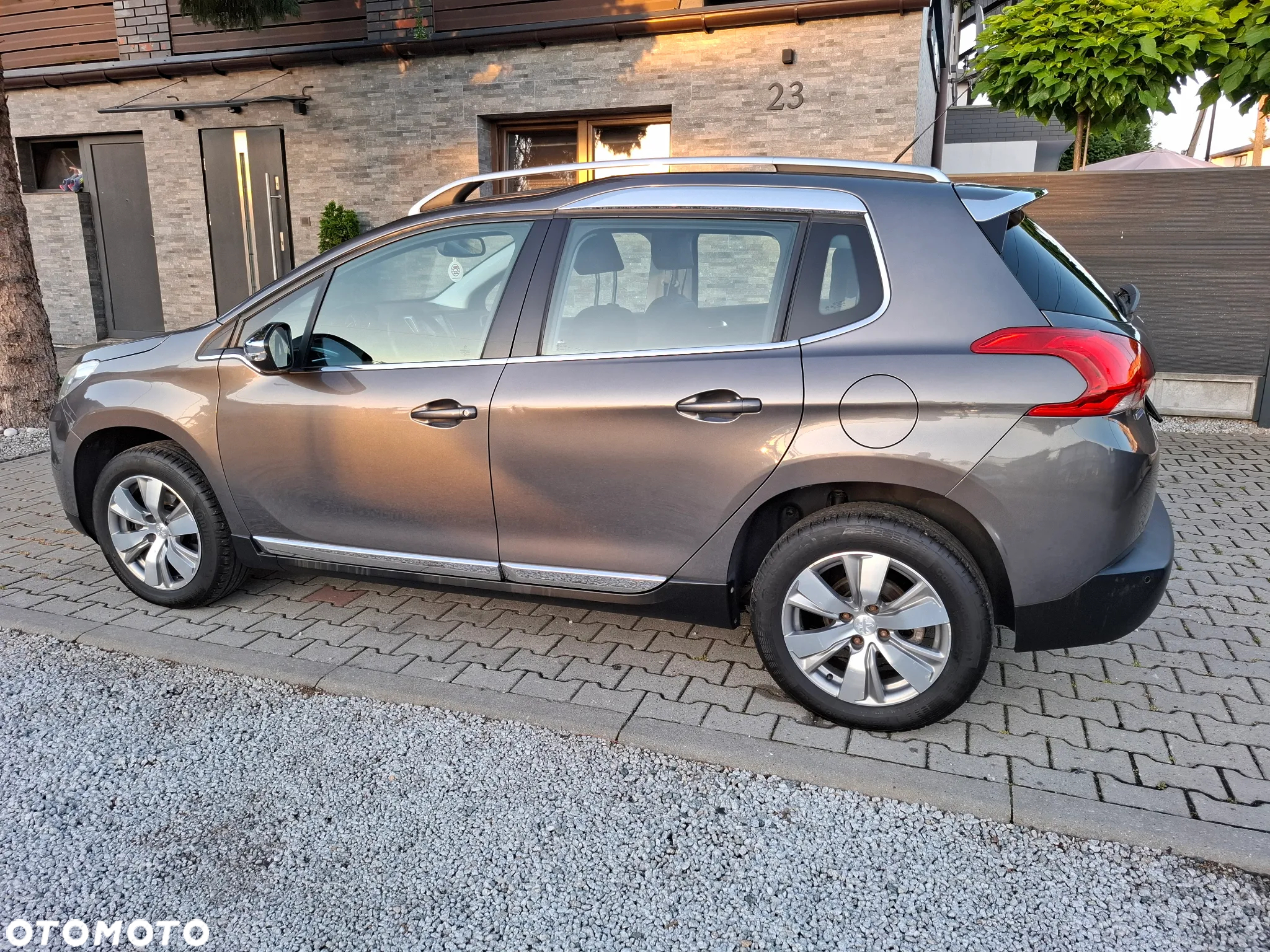 Peugeot 2008 1.6 BlueHDi Allure - 3