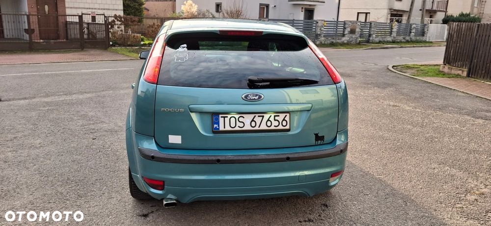 Ford Focus 2.0 16V Titanium - 10