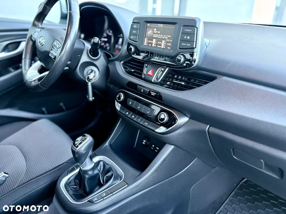 Hyundai i30 1.0 T-GDI Family - 8