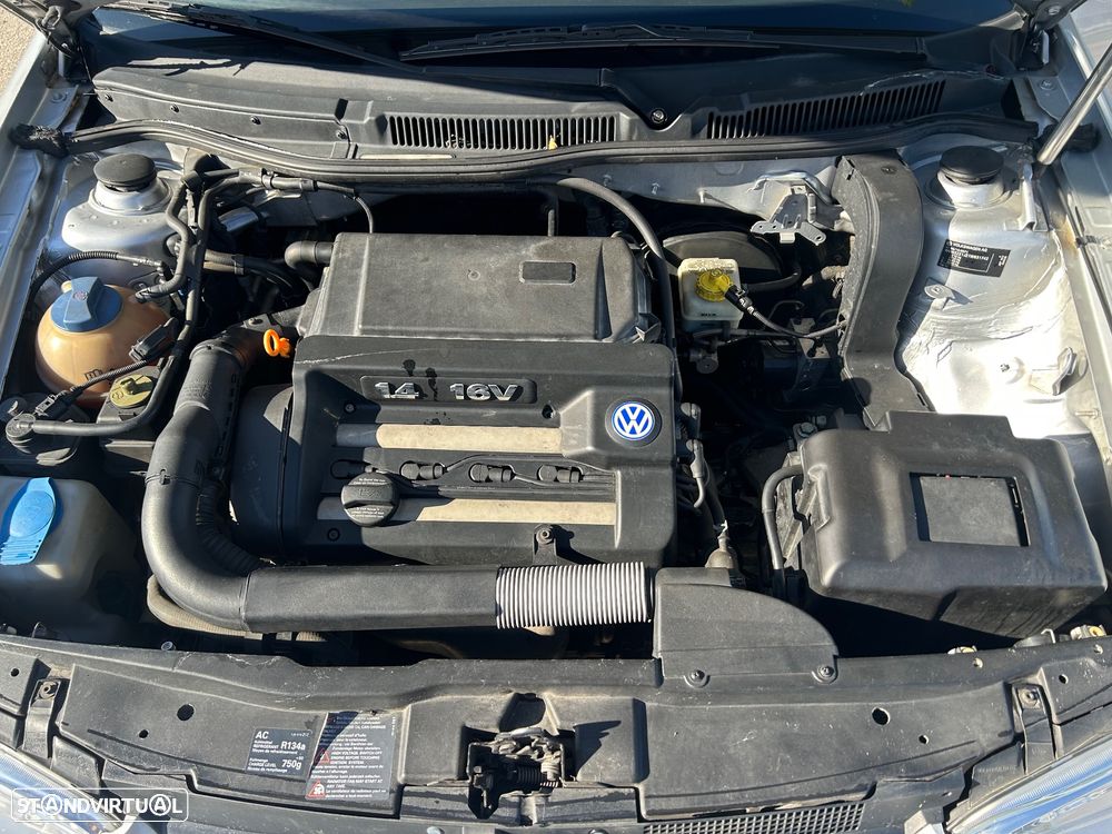 VW Golf 1.4i 25 Anos - 24