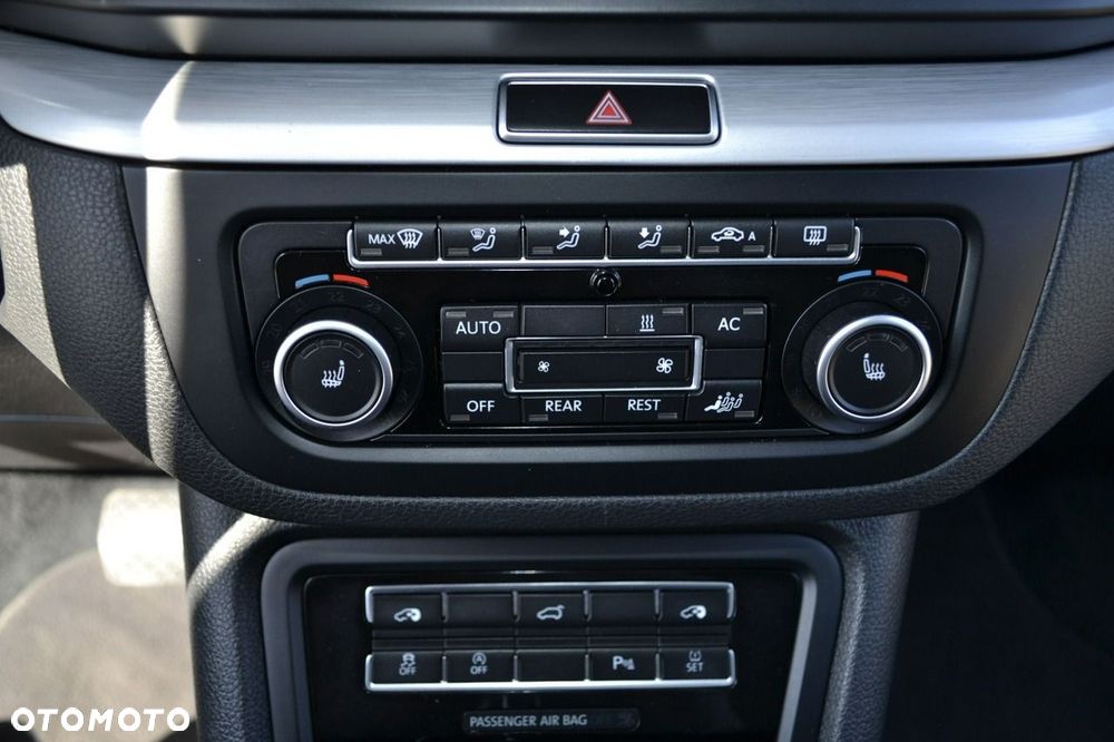 Volkswagen Sharan 2.0 TDI DSG BlueMotion Technology Highline - 16