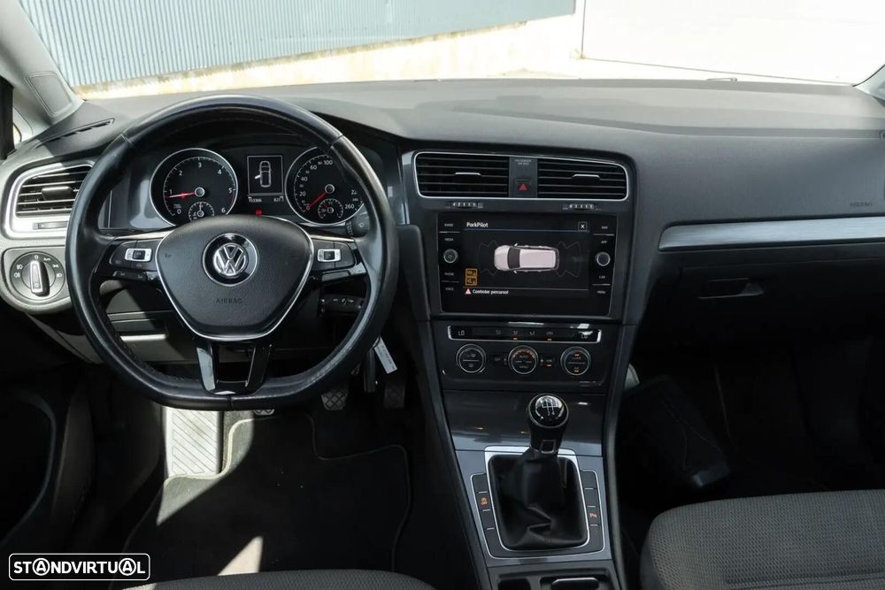 VW Golf - 36