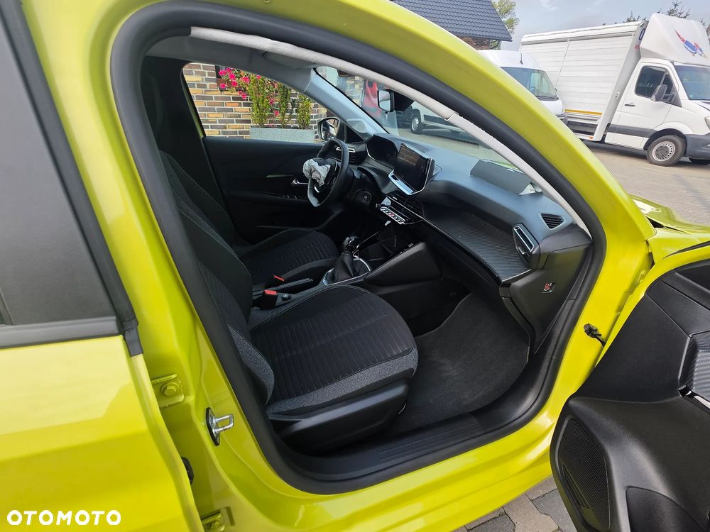 Peugeot 208 - 16