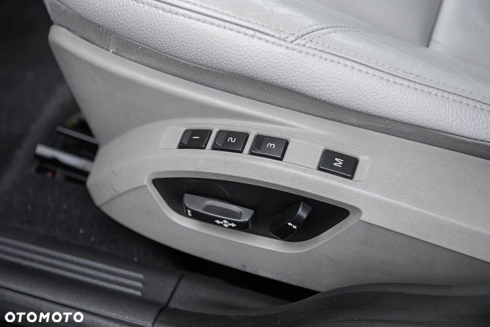 Volvo V50 T5 Kinetic - 18
