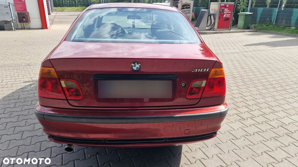 BMW Seria 3 318i - 4