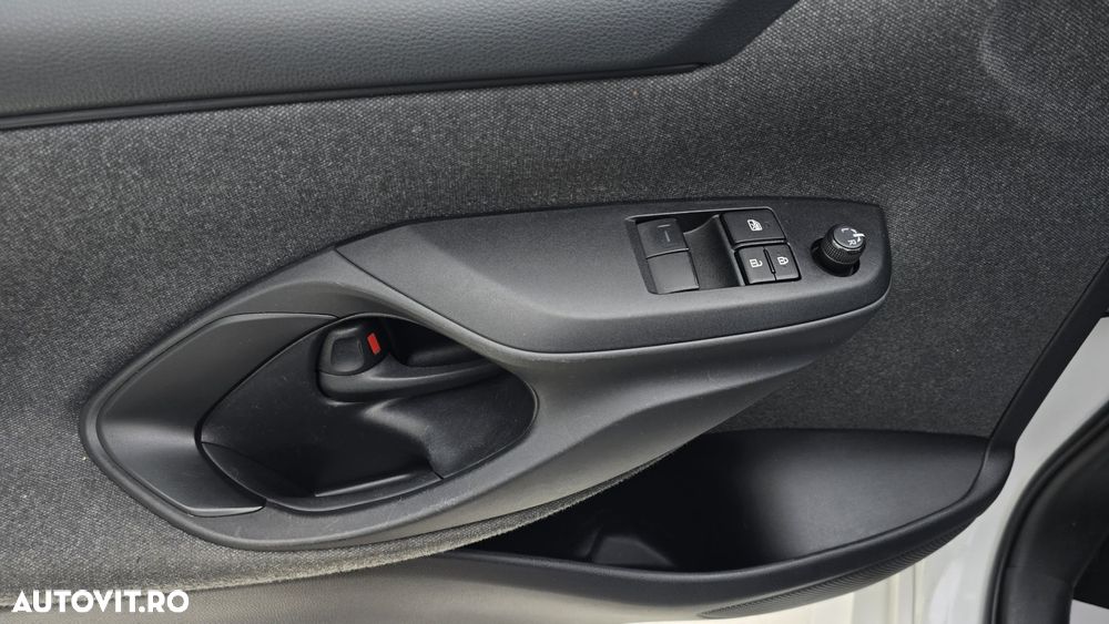 Toyota Yaris - 11