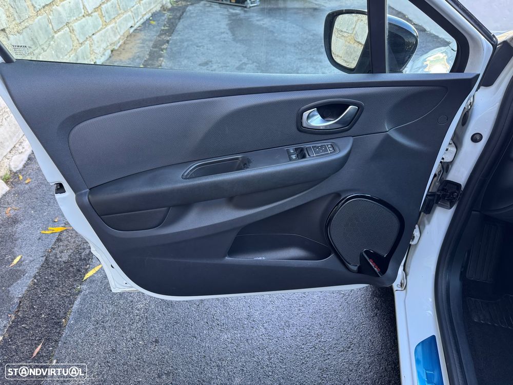 Renault Clio Sport Tourer 0.9 TCe Limited - 18