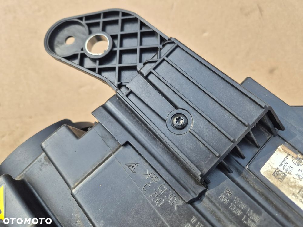 Alfa Romeo Stelvio lampa prawa.Biksenon skrętny.Kompletna. - 9