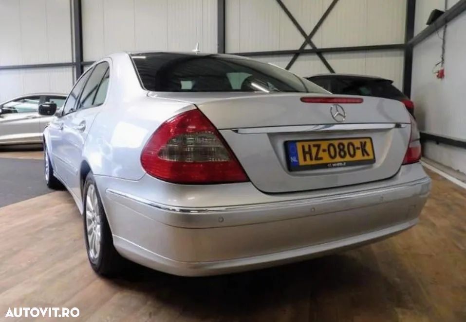 Mercedes-Benz E - 5