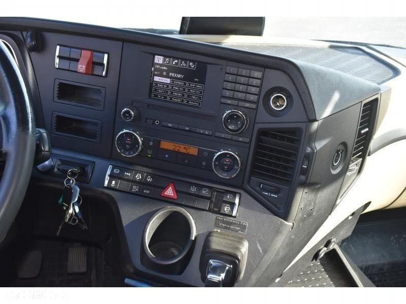 Mercedes-Benz Actros - 24