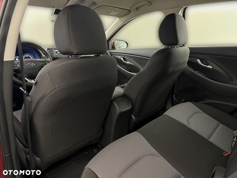 Hyundai i30 1.5 DPI Classic + - 19