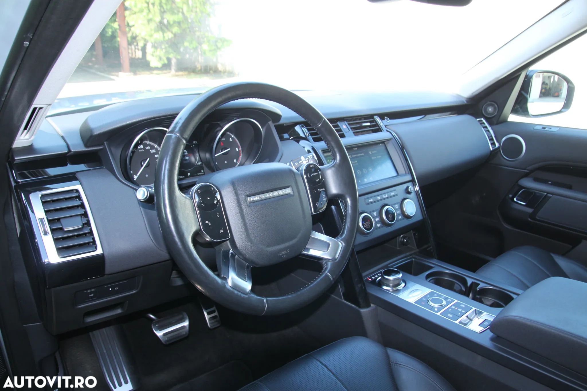 Land Rover Discovery 3.0 L SD6 Landmark Edition - 32