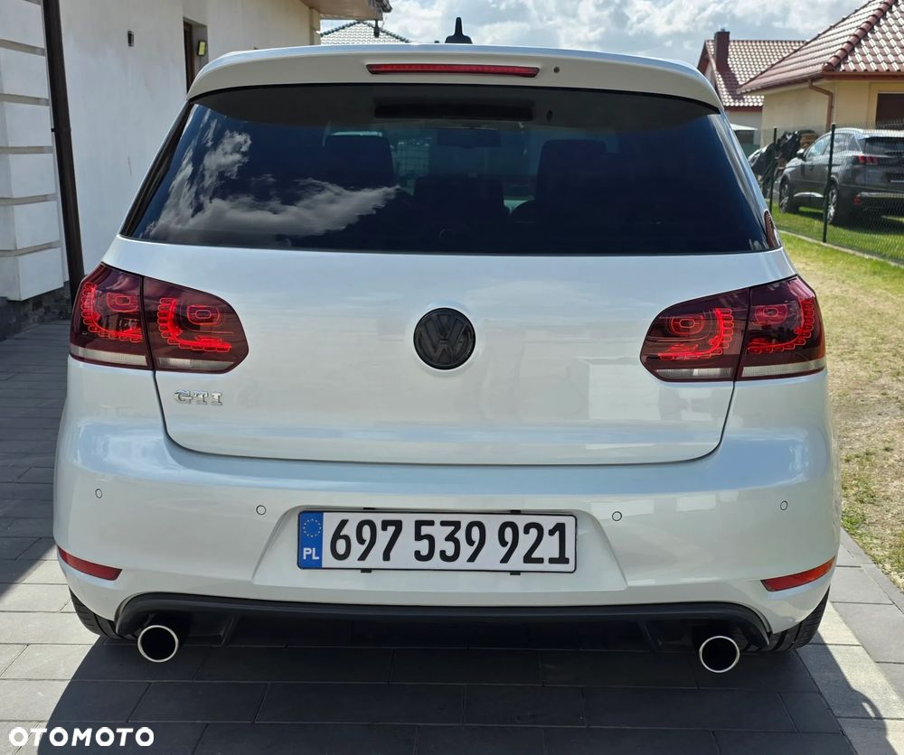 Volkswagen Golf 2.0 GTI DSG adidas - 7