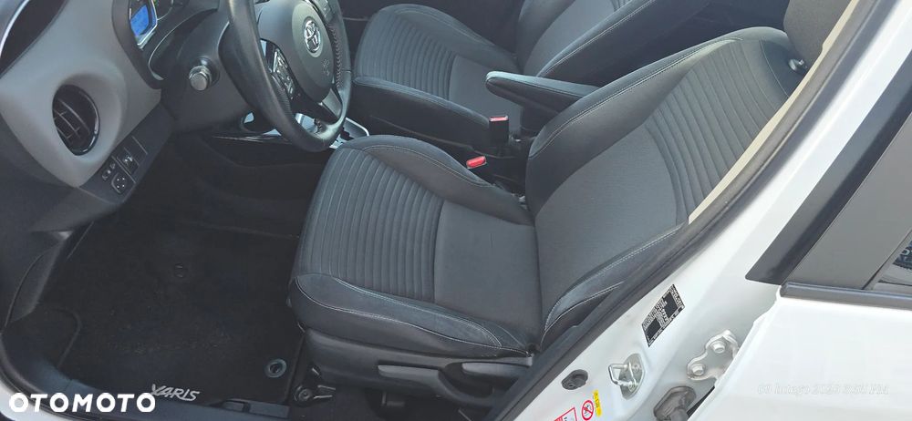 Toyota Yaris 1.5 VVT-i Lounge - 16