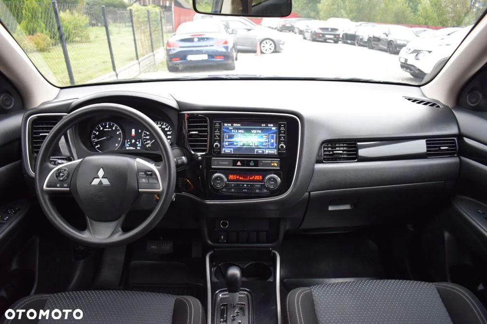 Mitsubishi Outlander 2.4 4WD CVT Instyle - 7