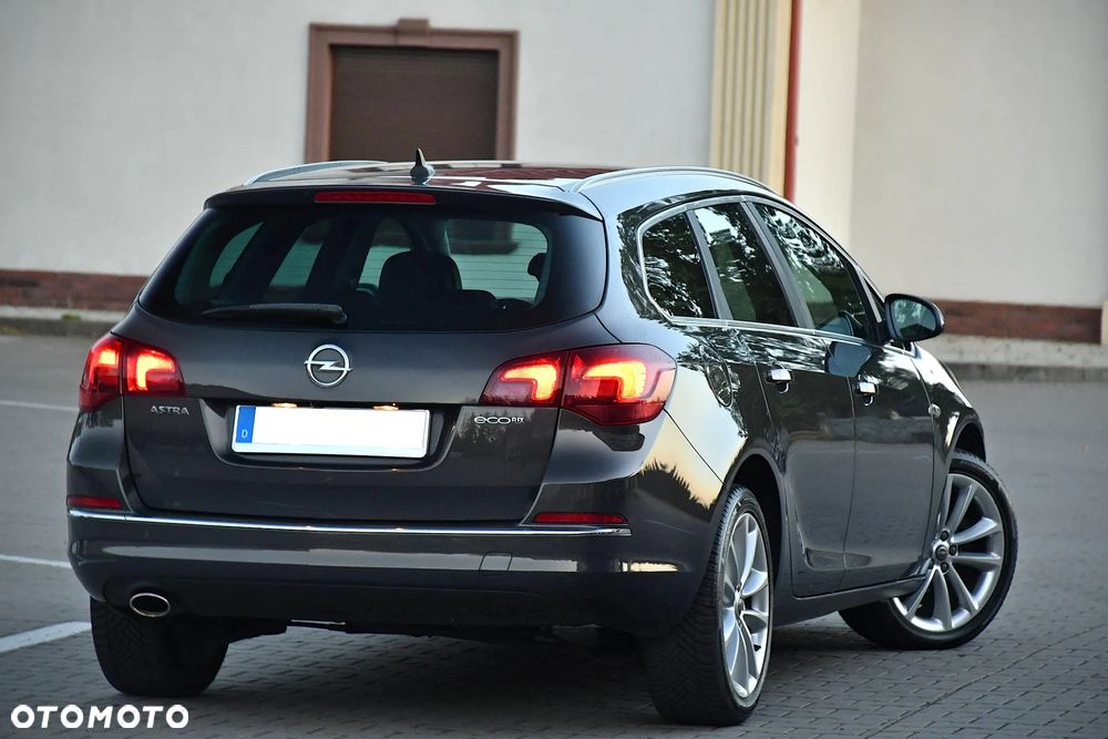 Opel Astra IV 1.4 T Cosmo - 17