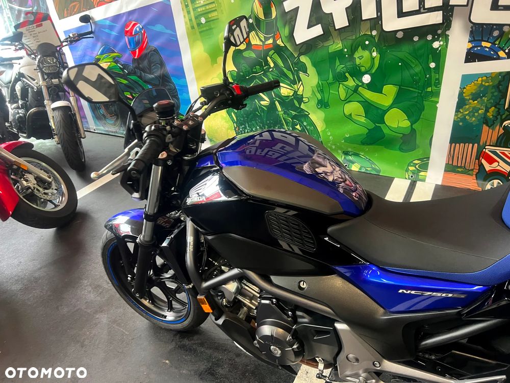 Honda NC - 18