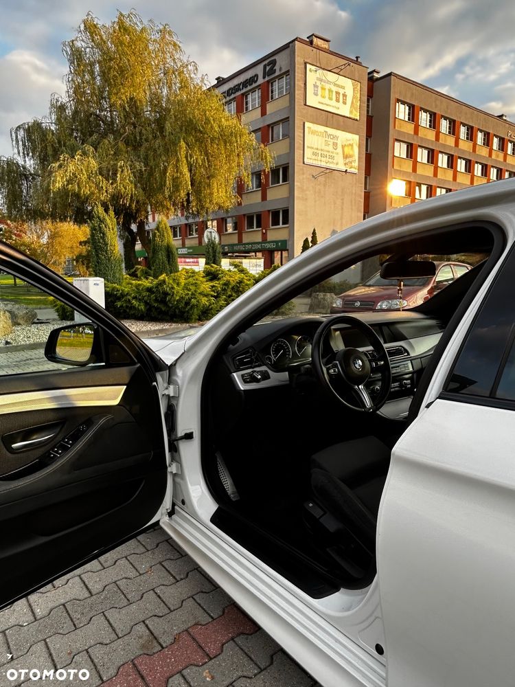BMW Seria 5 530d Touring - 12