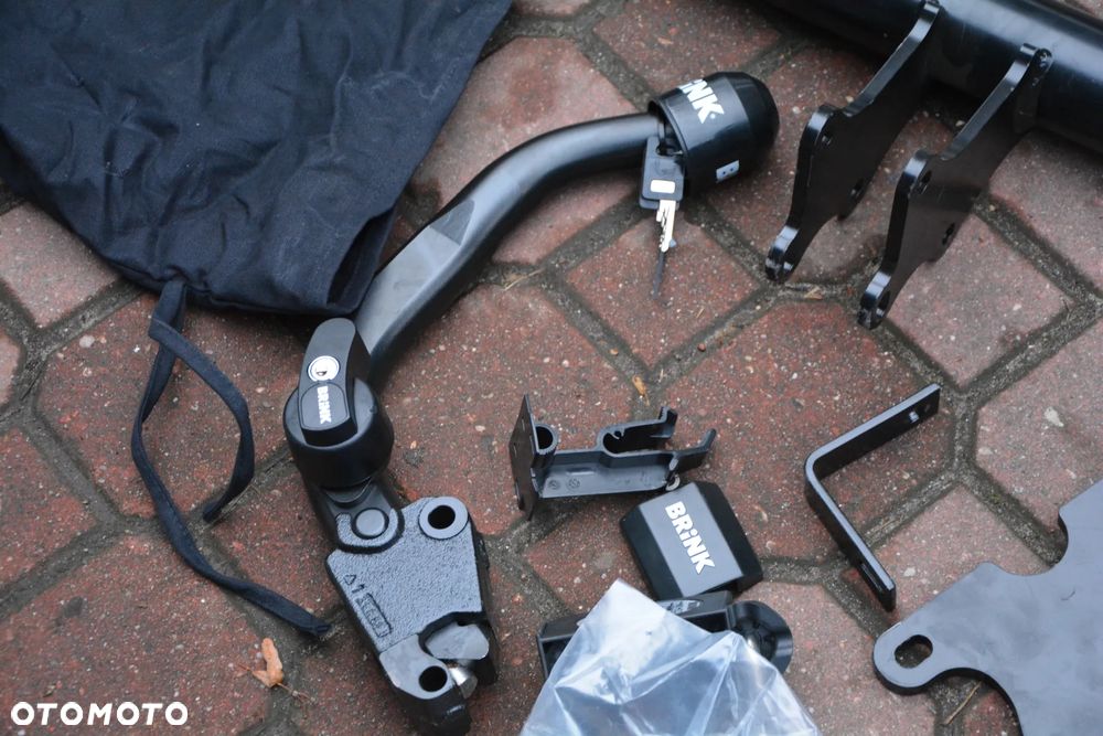Renault Megane IV Hatcback    -  hak Brink wypinany na klucz - 4