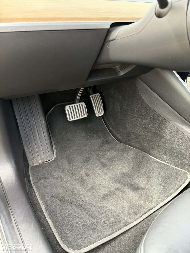 Tesla Model 3 Long-Range Dual Motor AWD - 26