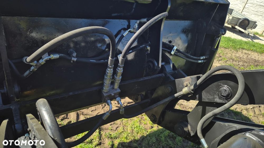 Caterpillar 428E - 15