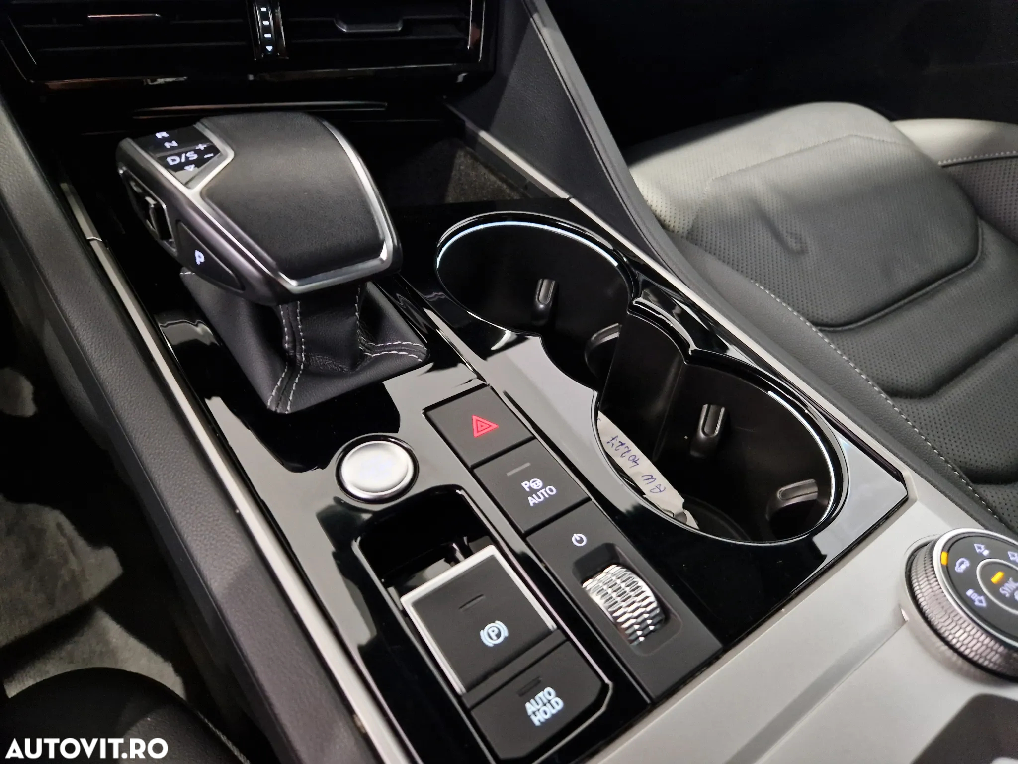Volkswagen Touareg V6 TDI R-Style - 27