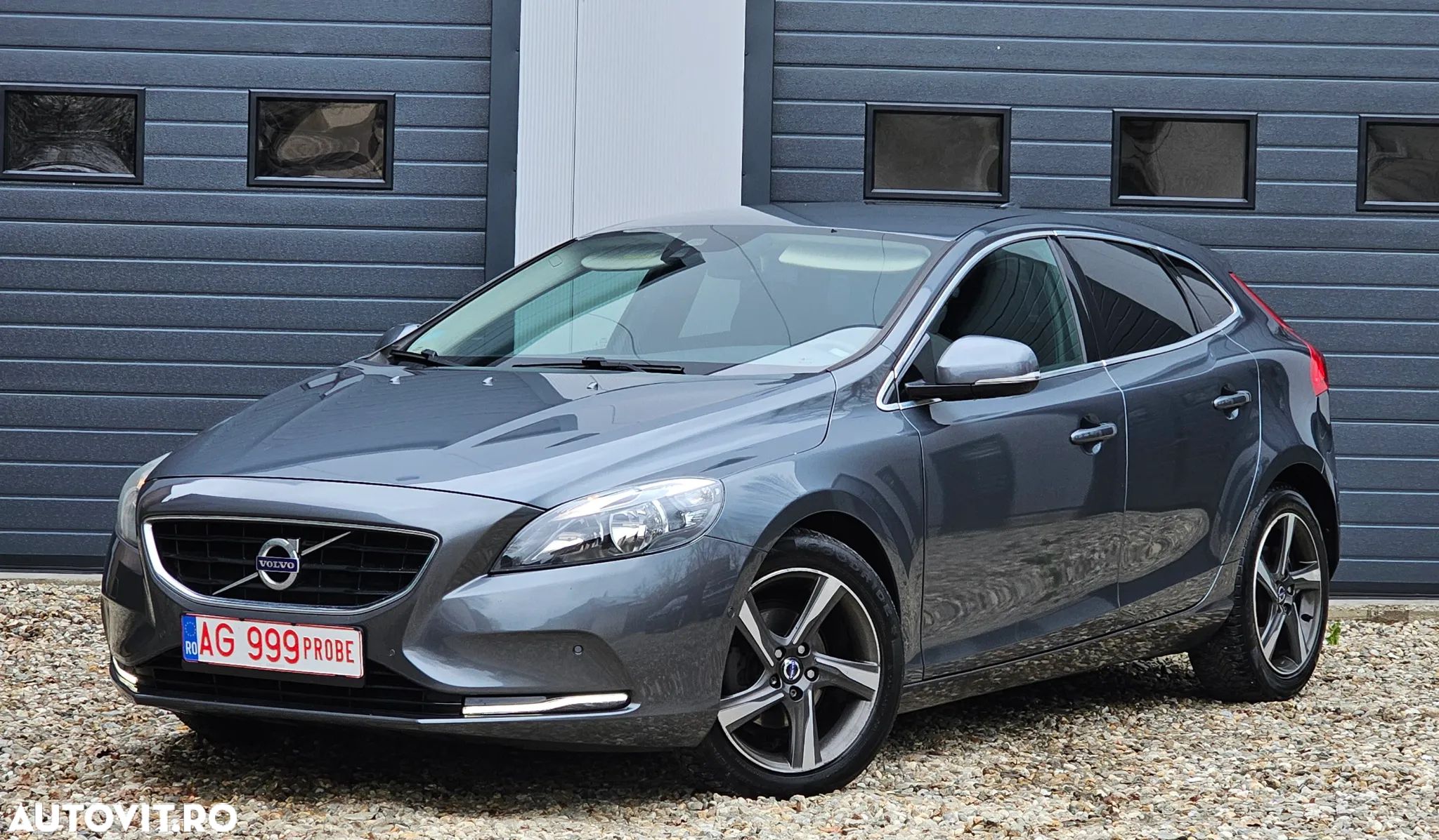 Volvo V40 D2 Summum - 1