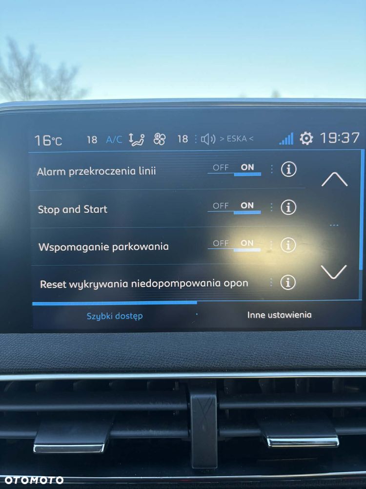 Peugeot 3008 1.6 BlueHDi Style S&S - 18