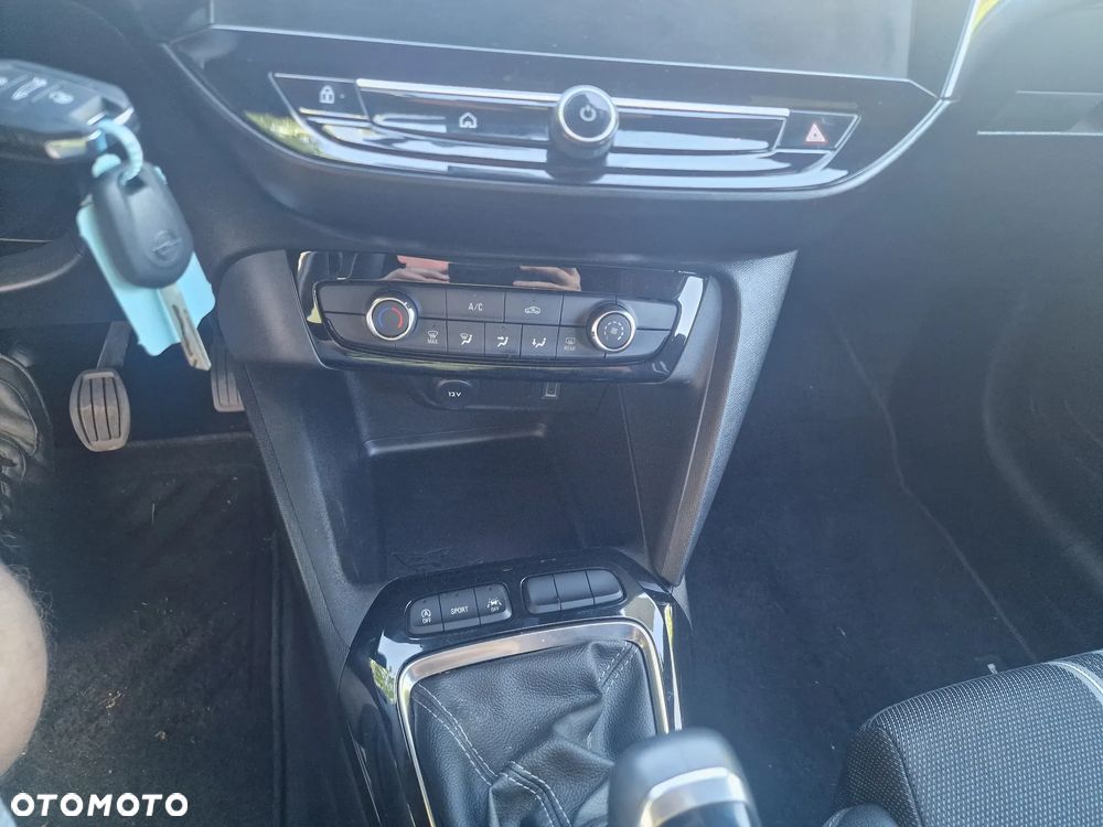 Opel Corsa 1.2 Start/Stop Elegance - 38