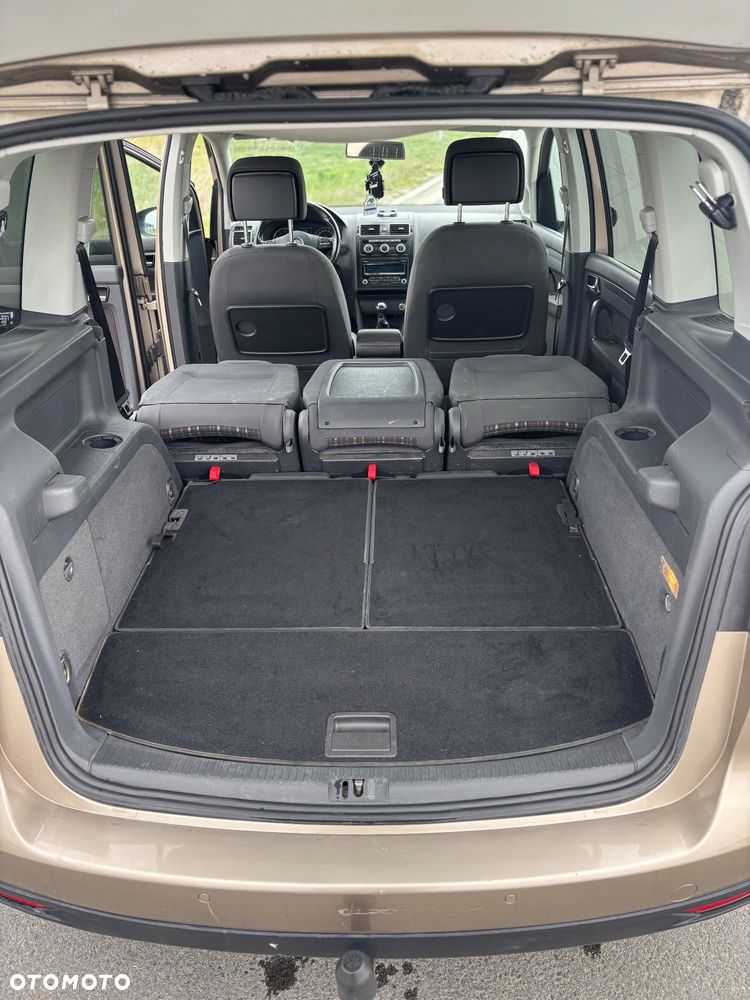 Volkswagen Touran 1.4 TSI Cross - 13