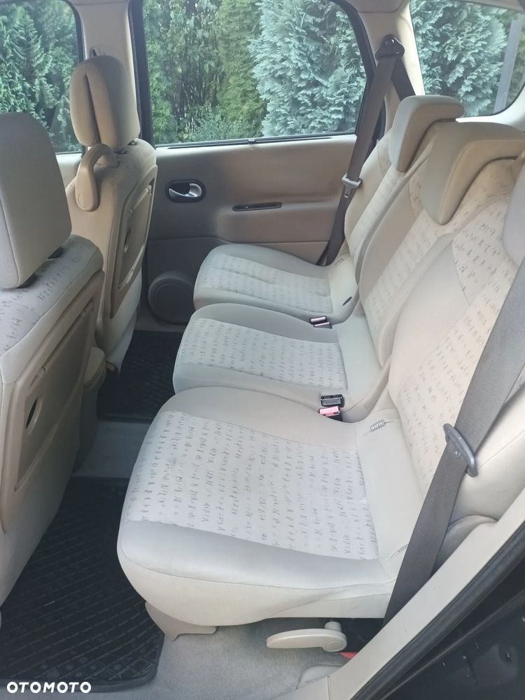 Renault Scenic - 11