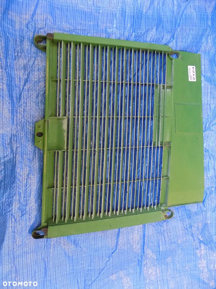 John Deere seria 6000, 6600 6800 6900 osłona boczna silnika maski kratka prawa - 3