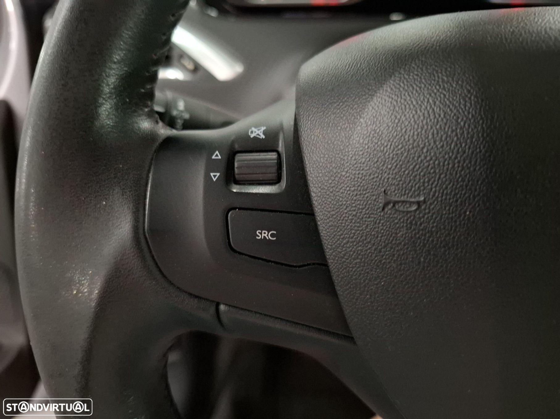Peugeot 2008 1.6 BlueHDi Style - 16