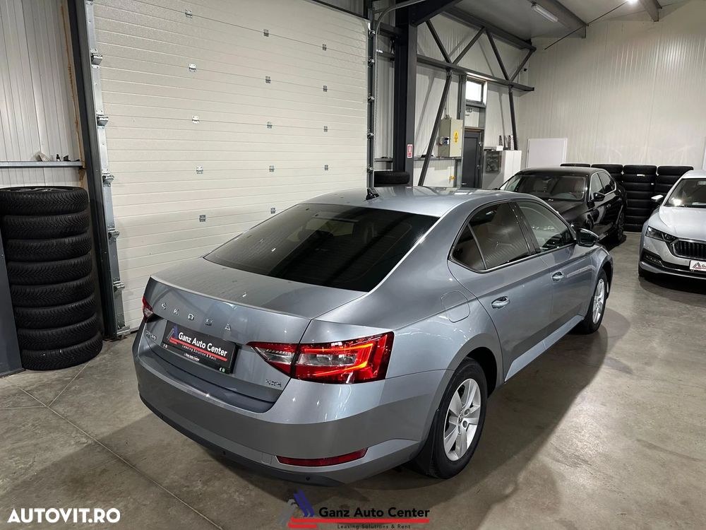 Skoda Superb 2.0 TDI 4X4 DSG Style - 32