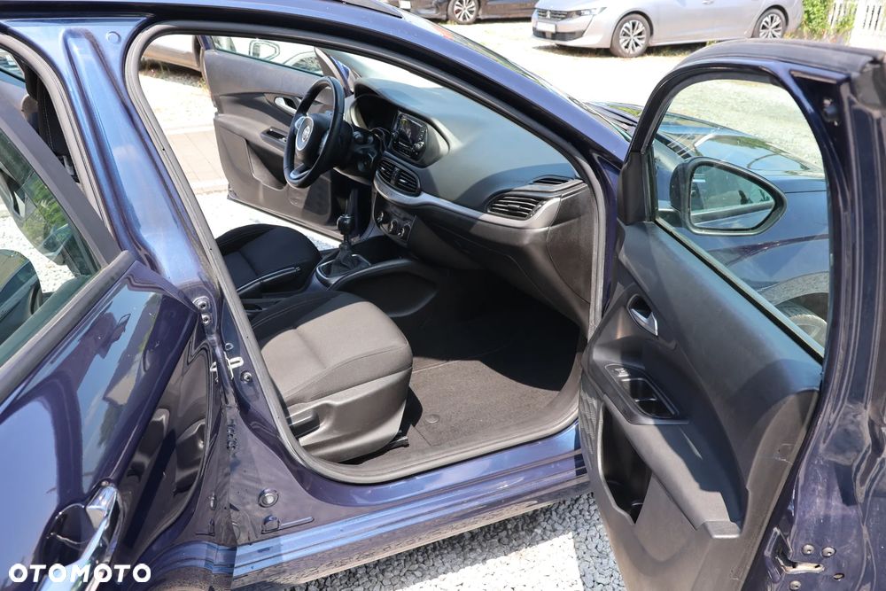 Fiat Tipo - 12