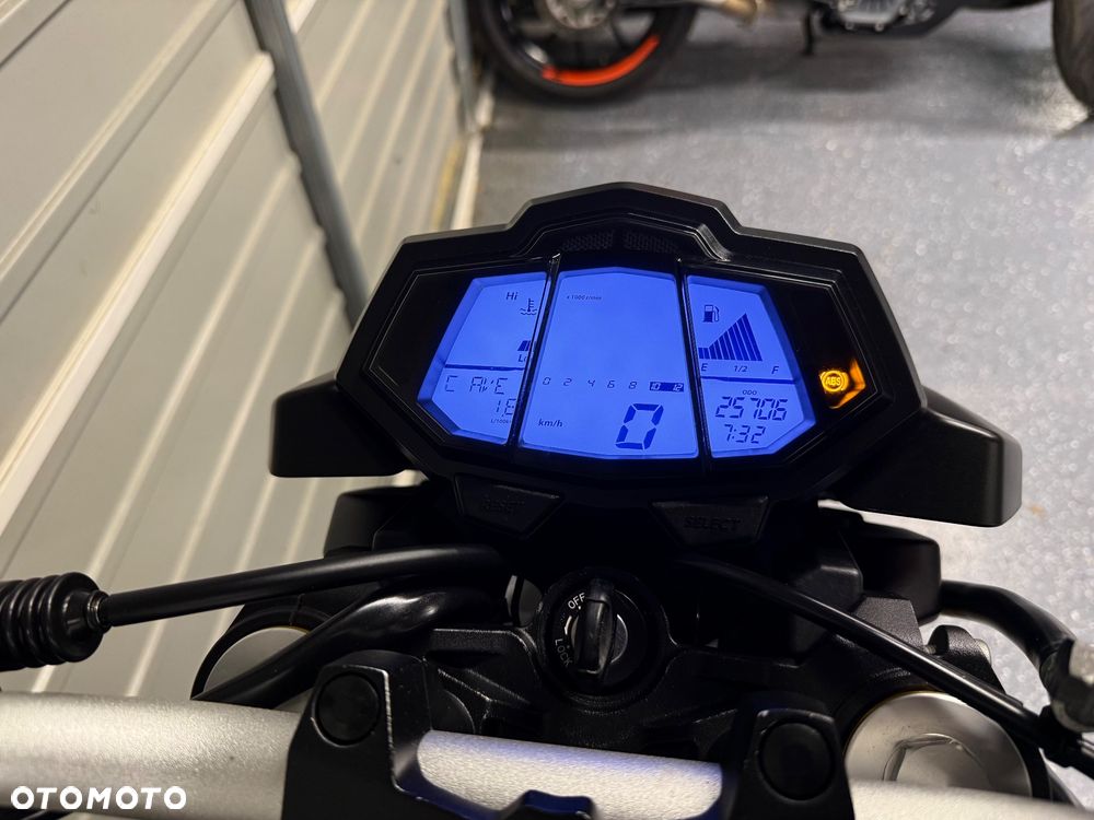 Yamaha MT - 8