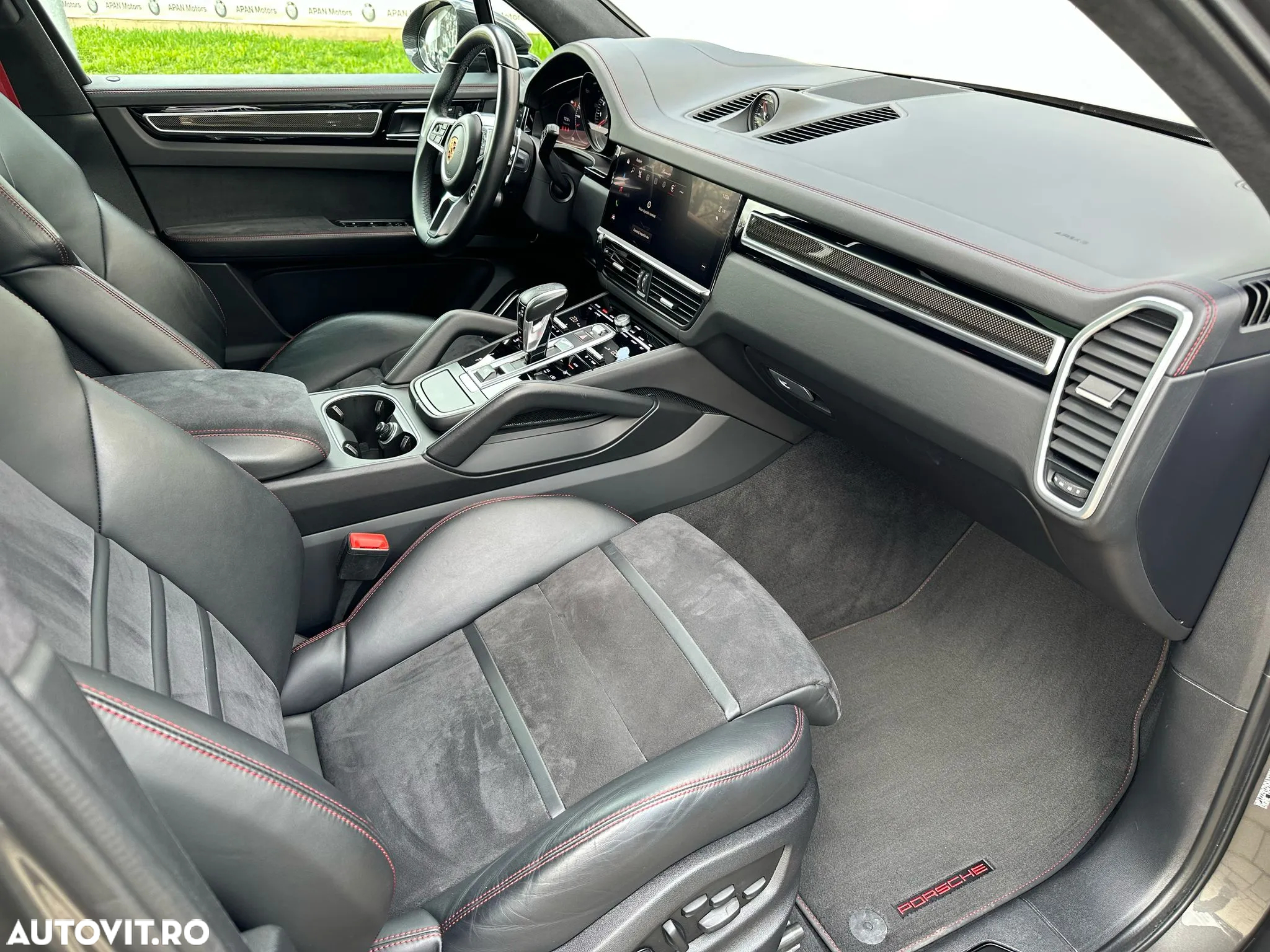 Porsche Cayenne - 11